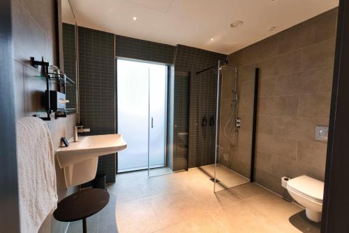 Habitación cómoda con balcón del hotel AMANO Covent Garden. Foto 10