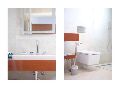 Habitación con cama extragrande y vistas a la montaña del hotel Casa Serena 10. Foto 9