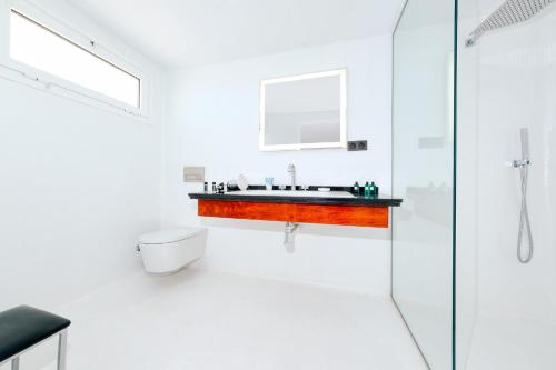 Habitación con cama grande del hotel Casa Serena 10. Foto 12