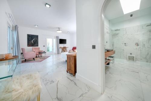 Suite Junior con vistas al mar del hotel Casa Serena 10. Foto 20