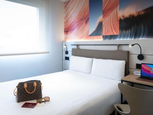 Habitación Individual del hotel Ibis Styles Santander. Foto 4