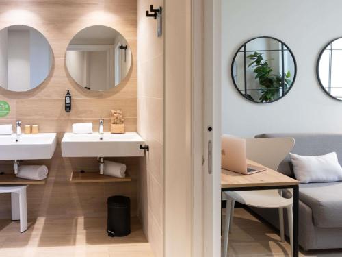 Habitación Familiar con 1 cama doble y sofá cama (2 + 1) del hotel Ibis Styles Santander