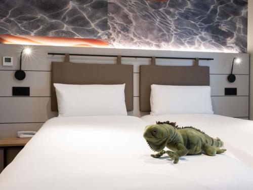 Habitación Doble Estándar - 2 camas del hotel Ibis Styles Santander. Foto 9