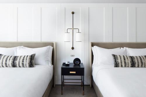 One - Bedroom Queen Suite - Mobility and Hearing Accessible del hotel The Luxury Collection Hotel Manhattan Midtown. Foto 1