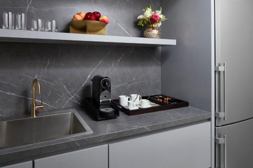 Apartamento de 1 dormitorio con cama extragrande - Adaptado para personas con movilidad reducida del hotel The Luxury Collection Hotel Manhattan Midtown. Foto 4