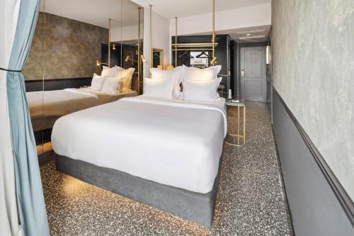 Atrium Room with Balcony del hotel Skylark, Aluma Hotel and Resort. Foto 2