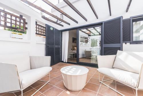 Habitación doble Vista Piscina Balcón o Terraza 1 Cama king del hotel Home2Book Casa Boissier, Free Breakfast. Foto 1