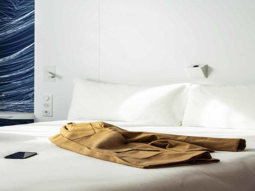 Habitación Doble Estándar del hotel ibis Styles Paris Orly Airport. Foto 1
