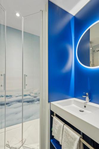 Habitación Doble Estándar - 2 camas del hotel ibis Styles Paris Orly Airport. Foto 1