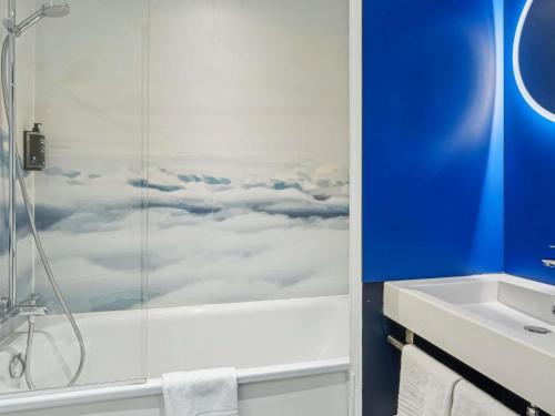 Habitación Familiar del hotel ibis Styles Paris Orly Airport. Foto 6
