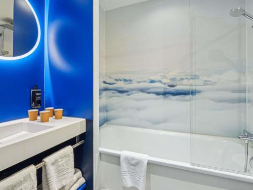 Habitación Familiar del hotel ibis Styles Paris Orly Airport. Foto 5