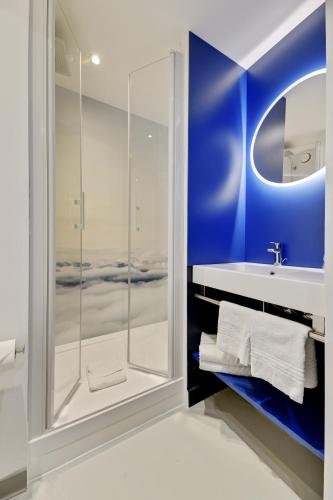 Habitación Doble Estándar del hotel ibis Styles Paris Orly Airport. Foto 11