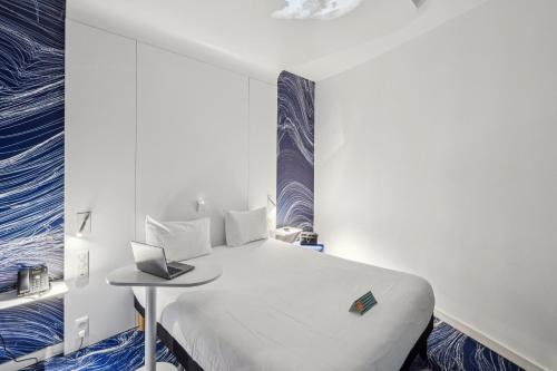 Habitación Doble Estándar del hotel ibis Styles Paris Orly Airport. Foto 12