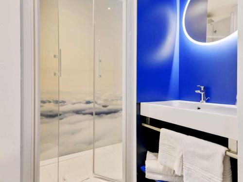 Habitación Doble Estándar - 2 camas del hotel ibis Styles Paris Orly Airport. Foto 3