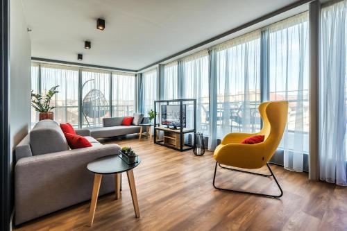 Suite de esquina con terraza del hotel Up Budapest. Foto 11
