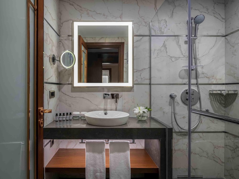 Habitación Superior Twin Conectada del hotel Mövenpick Istanbul Asia Airport. Foto 4