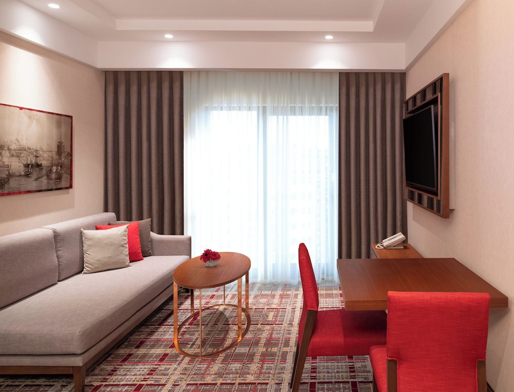 Suite del hotel Mövenpick Istanbul Asia Airport. Foto 1