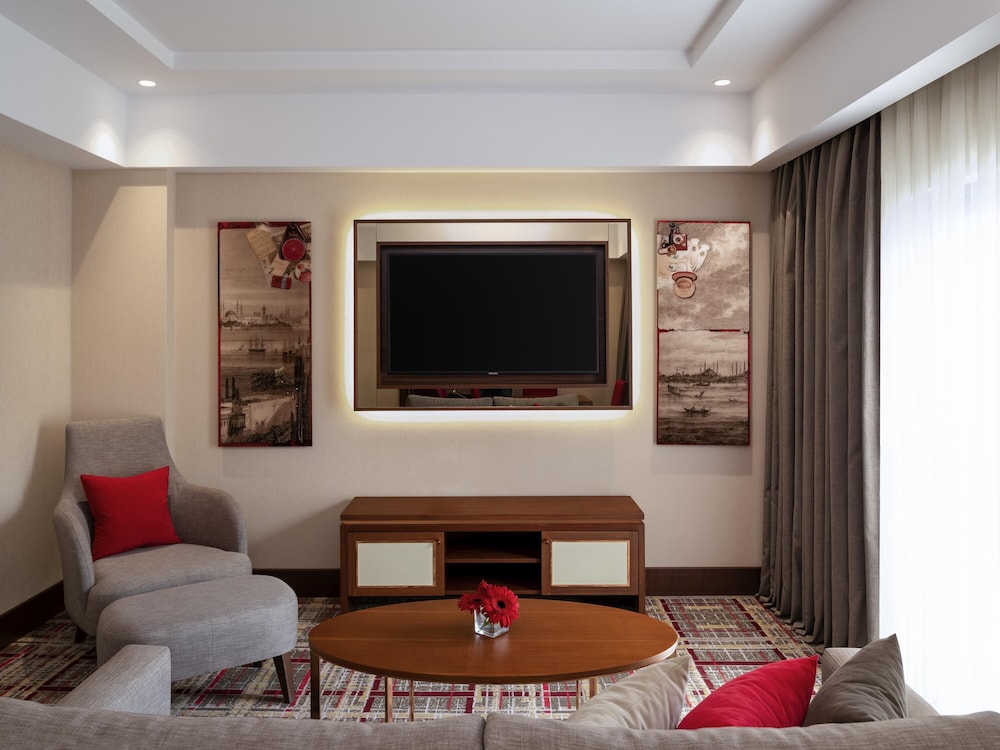 Suite del hotel Mövenpick Istanbul Asia Airport. Foto 3
