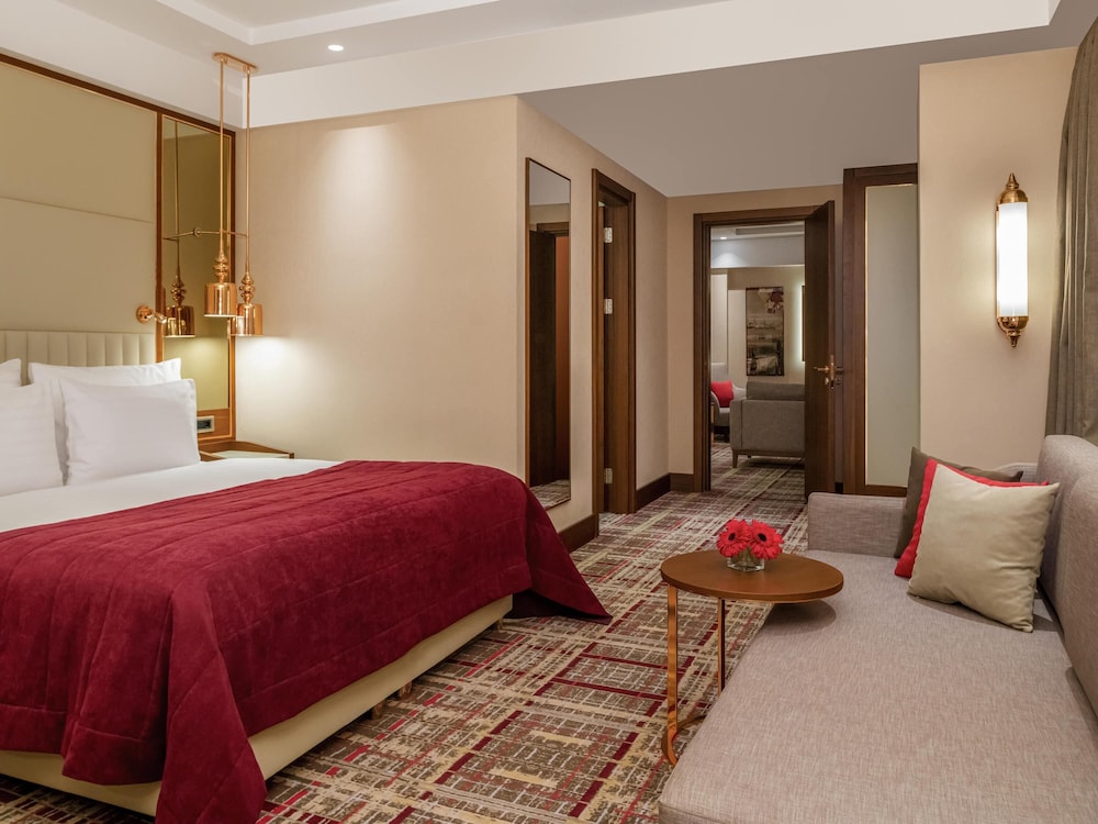 Suite de esquina del hotel Mövenpick Istanbul Asia Airport