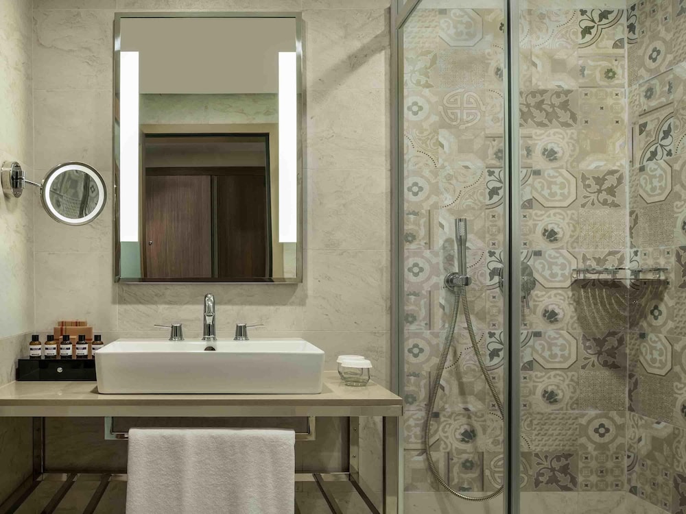 Habitación Deluxe del hotel Mövenpick Istanbul Asia Airport. Foto 2