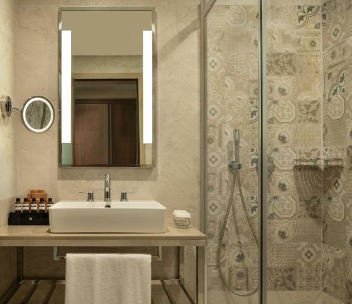 Habitación Clásica Twin Conectada del hotel Mövenpick Istanbul Asia Airport. Foto 6