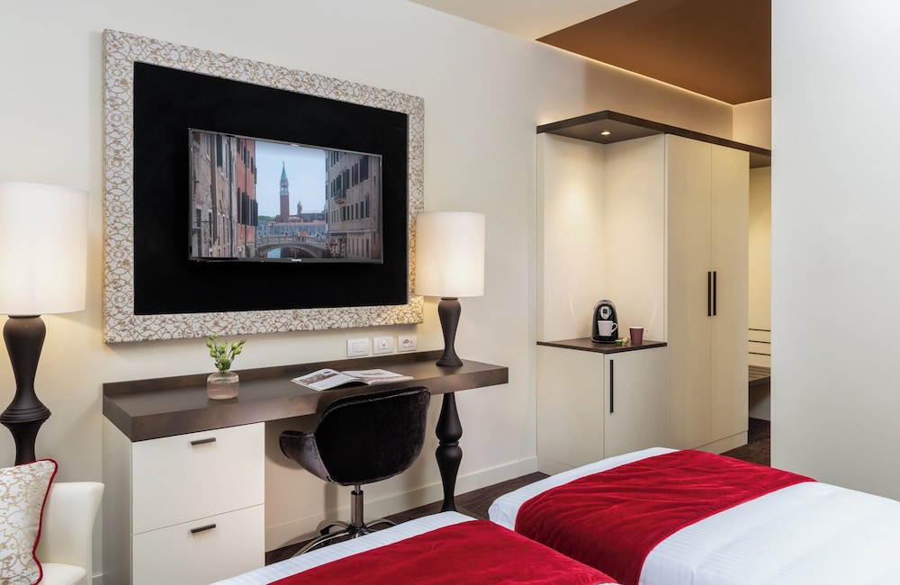 Habitación Confort del hotel Leonardo Royal Venice Mestre. Foto 8