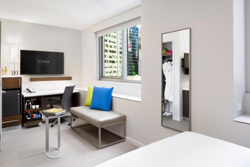 Estudio con 2 camas grandes, bañera adaptada y vistas al perfil urbano - Adaptado para personas con discapacidad visual/auditiva del hotel Luma Times Square