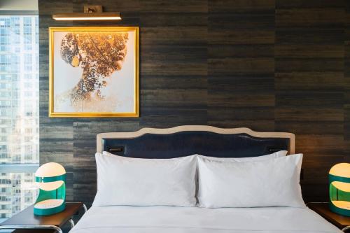 Habitación Esquinera con vistas a la ciudad - 1 cama extragrande del hotel Renaissance New York Chelsea. Foto 4