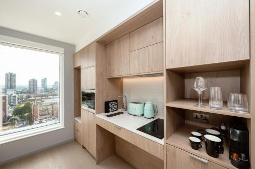 Estudio adaptado para personas con discapacidad del hotel Wilde Aparthotels by Staycity, Aldgate Tower Bridge. Foto 13