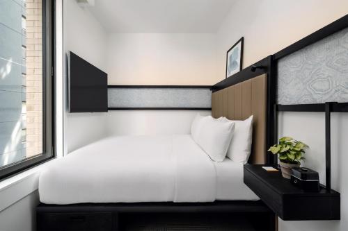 Habitación Urban con cama extragrande del hotel Arlo Midtown. Foto 5