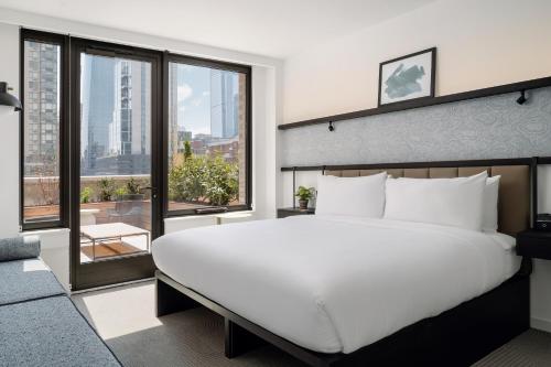 Alojamiento City con terraza - 1 cama extragrande del hotel Arlo Midtown. Foto 6