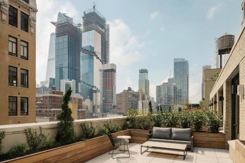 Habitación Terrace con cama extragrande - Adaptada para personas con discapacidad del hotel Arlo Midtown. Foto 7