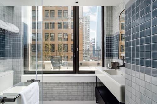 Habitación Terrace con 2 camas dobles del hotel Arlo Midtown. Foto 4