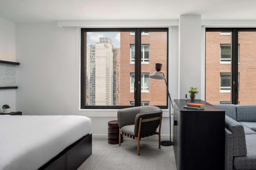 Suite con cama extragrande del hotel Arlo Midtown. Foto 2