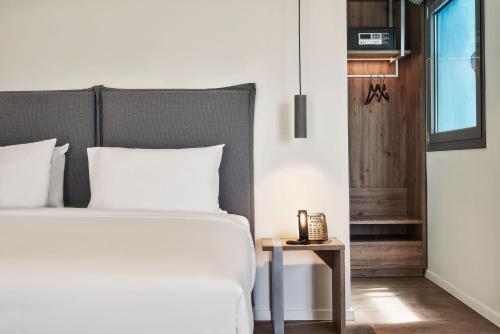 Suite Executive con porche del hotel NLH KERAMEIKOS - Neighborhood Lifestyle Hotels. Foto 7