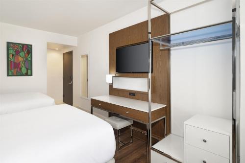 Habitación con 2 camas dobles - No fumadores del hotel Best Western Premier Empire State. Foto 3