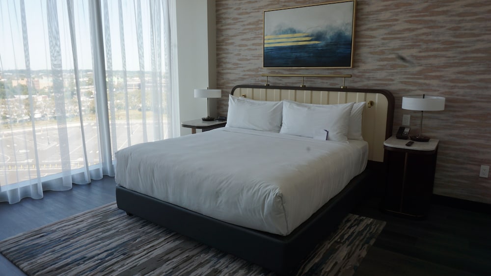 Suite ejecutiva, 1 cama de matrimonio grande del hotel Hyatt Regency JFK Airport at Resorts World New York. Foto 2
