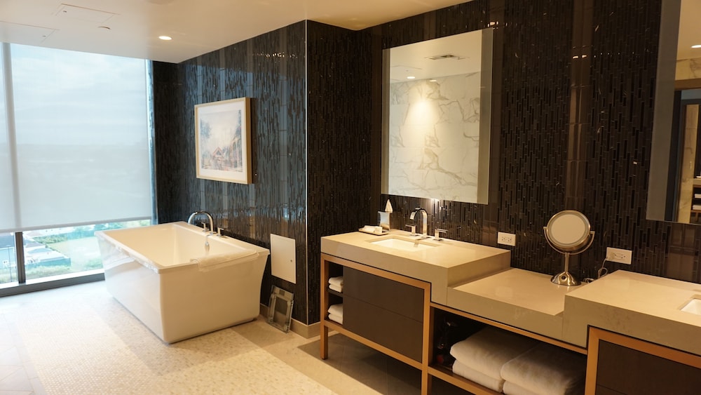 Suite ejecutiva, 1 cama de matrimonio grande del hotel Hyatt Regency JFK Airport at Resorts World New York. Foto 6