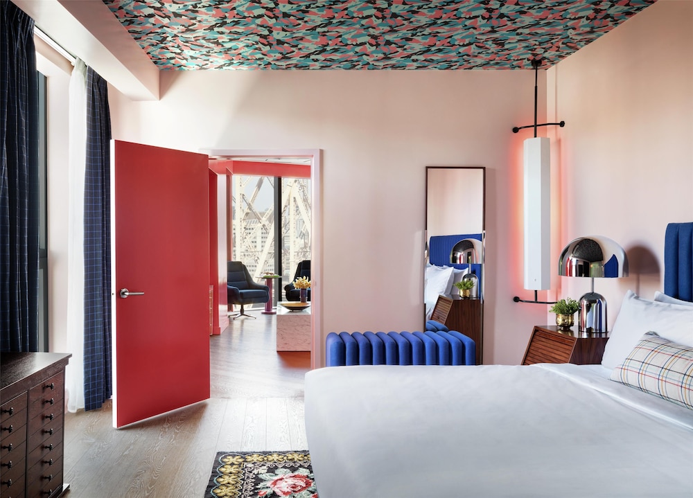 Suite presidencial, 1 cama de matrimonio grande con sofá cama (Mobility & Hearing, Roll - in Shower) del hotel Graduate New York. Foto 2