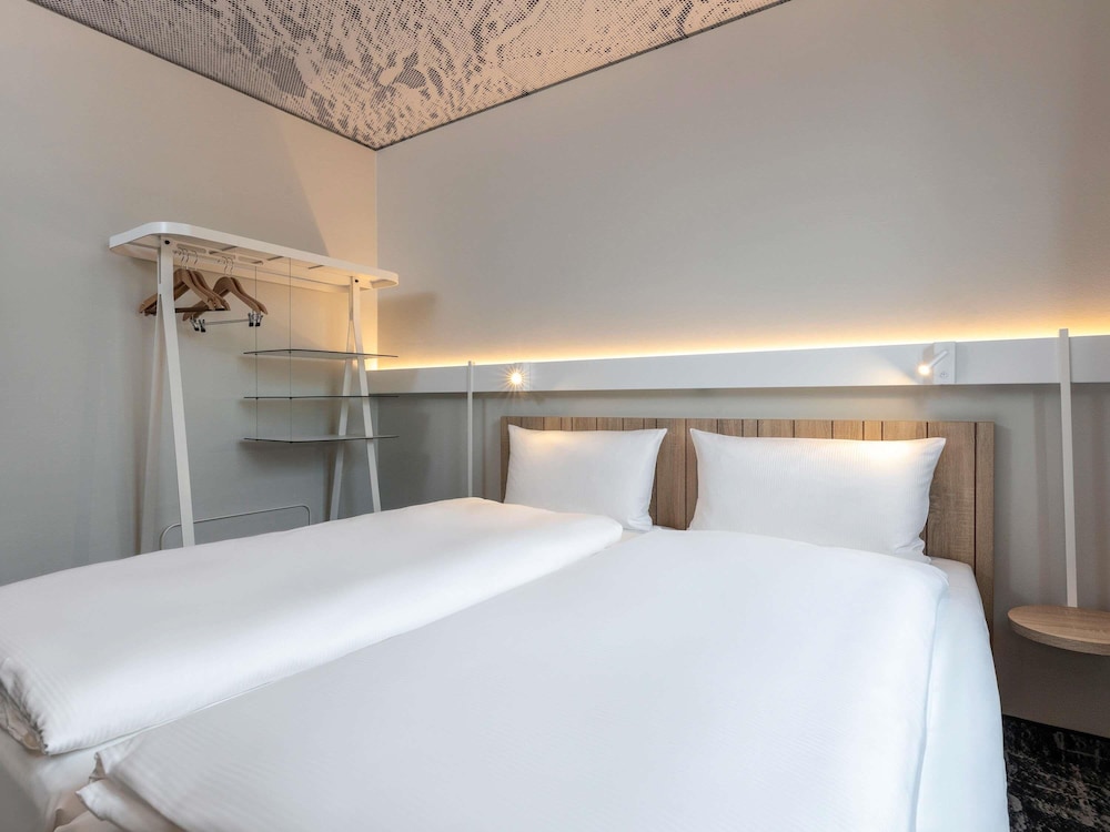 Habitación estándar con 2 camas individuales (90 x 200 cm) del hotel ibis Duesseldorf Airport