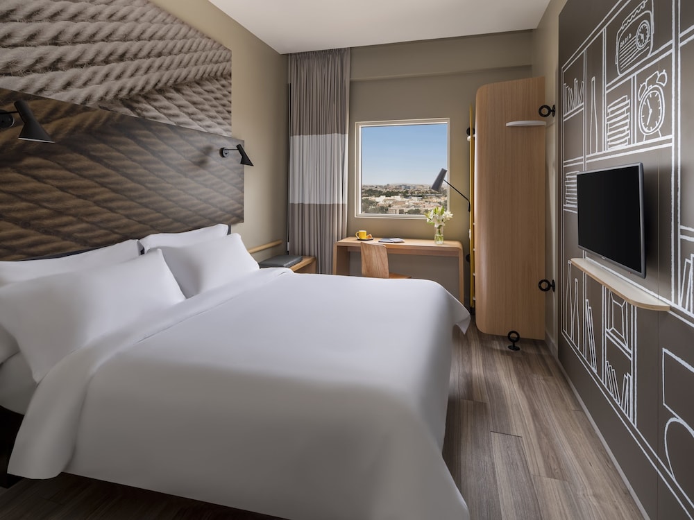 Habitación Estándar con 1 cama doble del hotel ibis Jeddah Malik Road. Foto 9