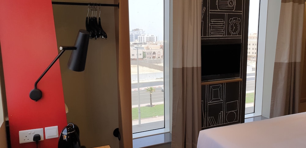 Habitación Estándar con 1 cama doble del hotel ibis Jeddah Malik Road. Foto 17