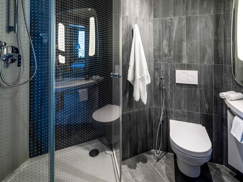 Habitación Estándar con 1 cama doble del hotel Ibis Jeddah City Center. Foto 7