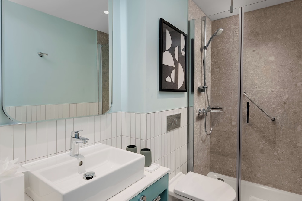 Habitación Deluxe, 1 cama de matrimonio grande, vistas a la ciudad del hotel Hyatt Place London City East. Foto 10