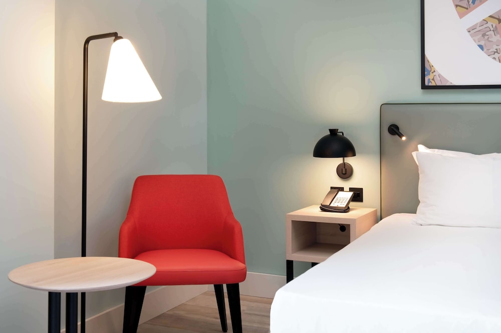 Habitación, 1 cama de matrimonio grande con sofá cama del hotel Hyatt Place London City East. Foto 4