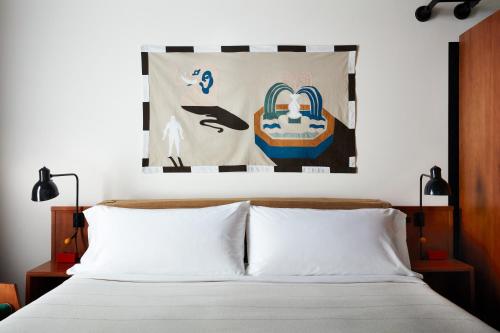 Habitación mediana con vistas al perfil urbano del hotel Ace Brooklyn. Foto 4