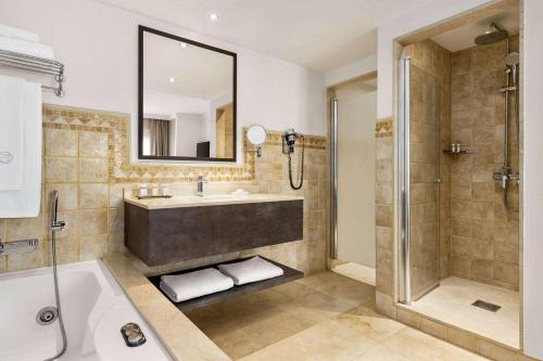 Apartamento Luxury de 1 dormitorio con bañera de hidromasaje y vistas al mar del hotel Wyndham Residences Costa Adeje. Foto 1