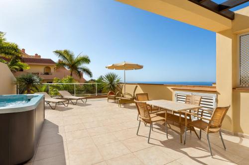 Apartamento Luxury de 2 dormitorios con bañera de hidromasaje y vistas al mar del hotel Wyndham Residences Costa Adeje. Foto 3