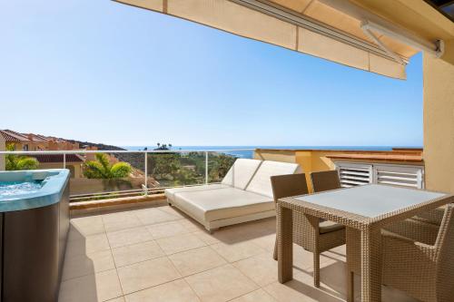 Apartamento Luxury de 2 dormitorios con bañera de hidromasaje y vistas al mar del hotel Wyndham Residences Costa Adeje. Foto 4