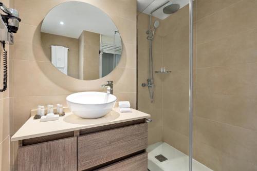 Apartamento Luxury de 2 dormitorios con bañera de hidromasaje y vistas al mar del hotel Wyndham Residences Costa Adeje. Foto 7